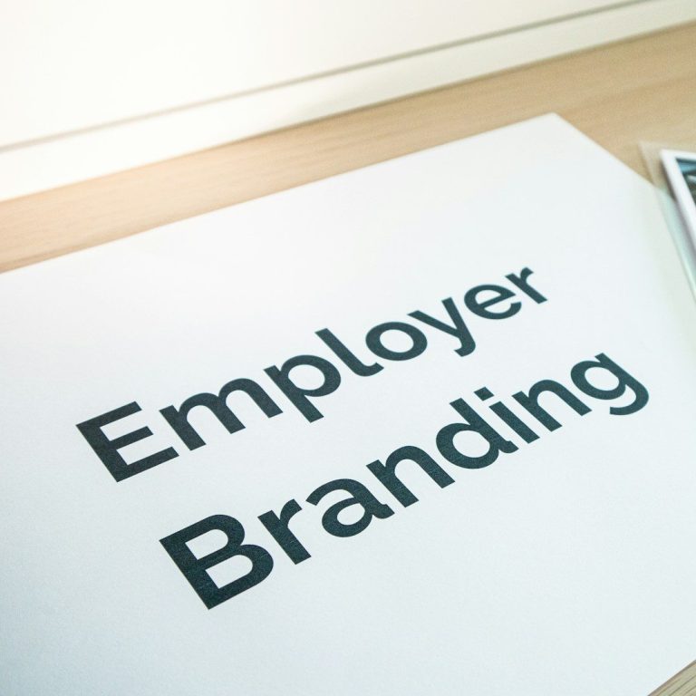 Stärkere Arbeitgebermarke durch BGM Das Dokument zeigt den Titel "Employer Branding" in großer, fetter Schrift.